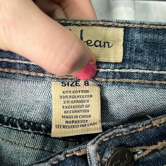 Earl Jean Denim Rolled Cuff Capris - size 8 - Picture 8 of 11